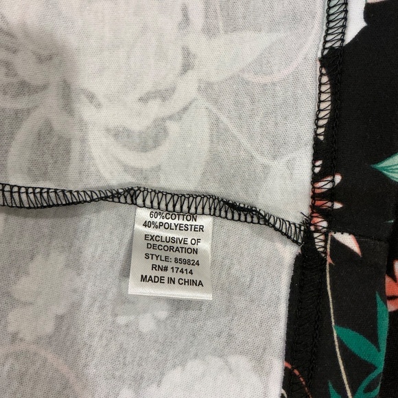 Short Sleeve Button Down Robe, Size Large - Picture 5 of 6